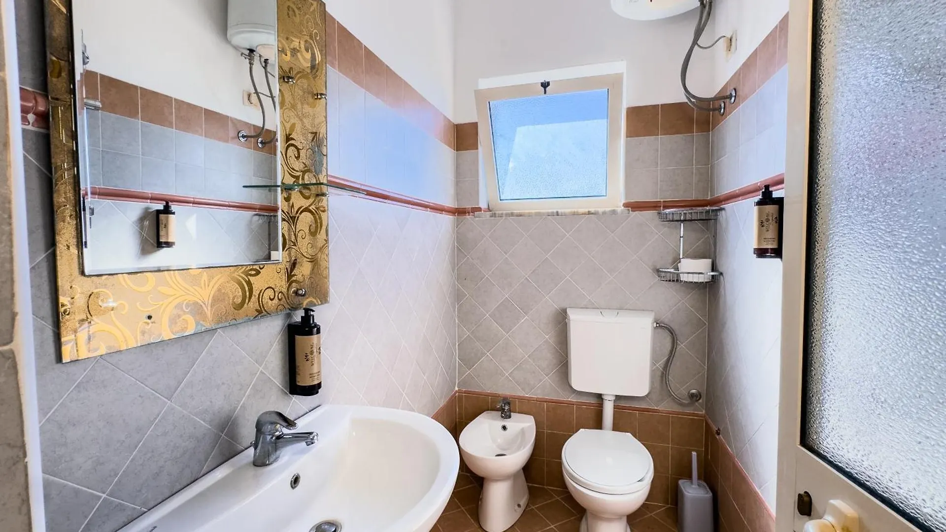 Shkodra Budget Hotel 0*, Shkoder