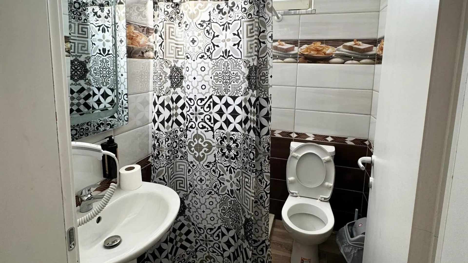 Shkodra Budget Hotel 0*, Shkoder Albania